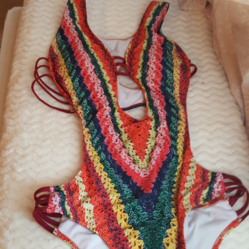 One piece swim suit